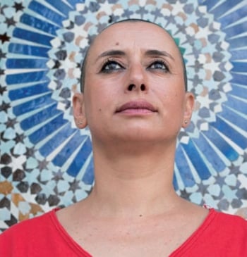 Marruecos arresta a una conocida feminista por lucir una camiseta considerada blasfema