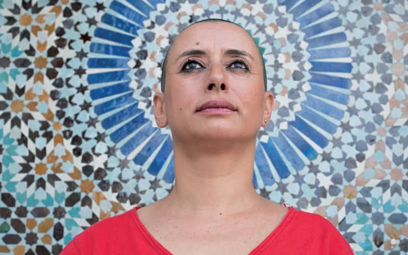 Marruecos arresta a una conocida feminista por lucir una camiseta considerada blasfema