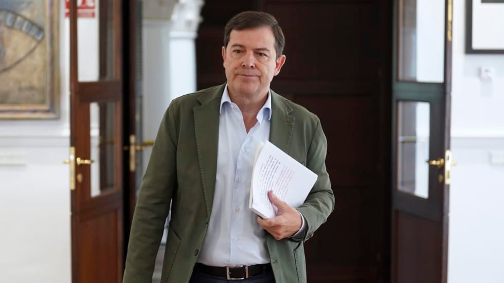 Mañueco comparecerá el viernes ante las Cortes de Castilla y León sobre los incendios