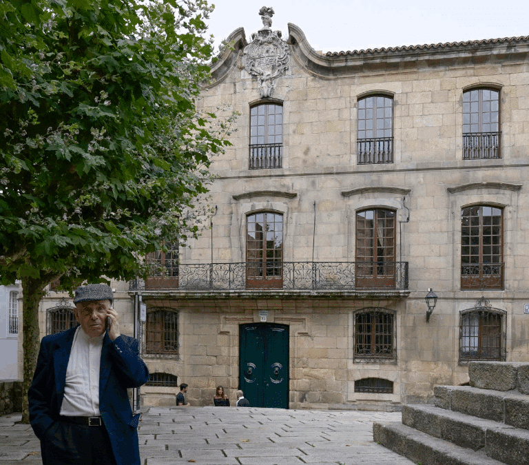 Ni muebles ni fotos: primeras visitas a la fuerza a la Casa Cornide de los Franco
