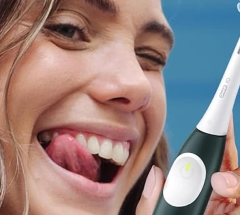 Oral-B lo ha vuelto a hacer: iO 2 con sensores inteligentes y limpieza profunda en solo dos minutos ¡ahora con descuento!