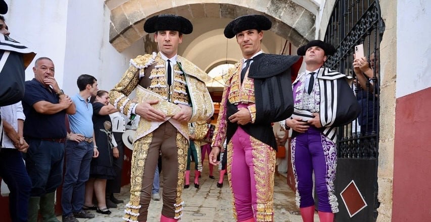 Juan Ortega y Pablo Aguado, en el patio de cuadrillas de El Puerto de Santa María.