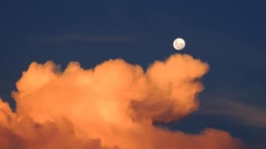 ¿Cuándo y dónde se podrá ver el eclipse lunar de septiembre 2025? Calendario lunar completo