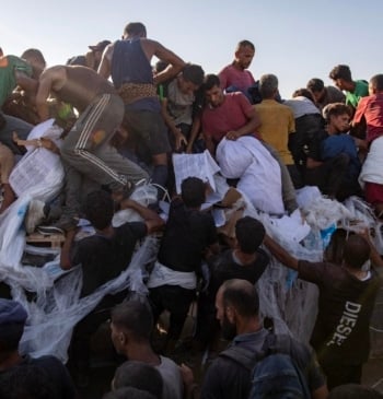 Hambre y caos en Gaza: veinte muertos y decenas de heridos tras [...]