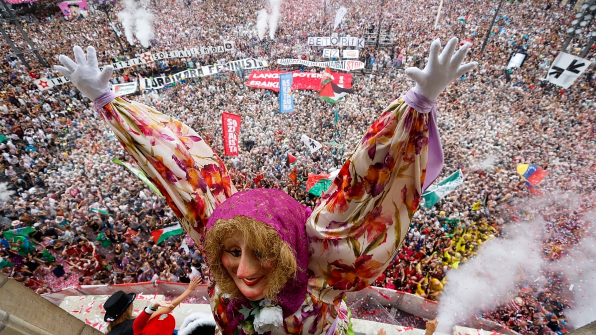 Bilbao inicia sus fiestas entre proclamas a favor de Palestina, la independencia, los presos de ETA y llamadas al respeto