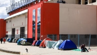 Fiebre por el Bolivia-Brasil: hinchas acampan un mes antes del partido para adquirir entradas