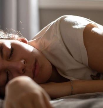 ¿Duermes siempre en la misma posición? Esto es lo que le puede [...]