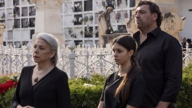 El sello de Carmen Mola aterriza en televisión con 'Dos Tumbas', la gran apuesta de Netflix este otoño