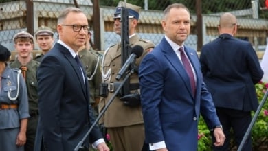 Populistas y liberales en su batalla final en Polonia: arranca Nawrocki como presidente y Tusk dará la pelea