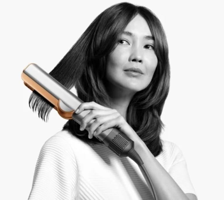 Dyson Airstrait: la plancha revolucionaria que alisa y cuida tu pelo ahora está de ofertón
