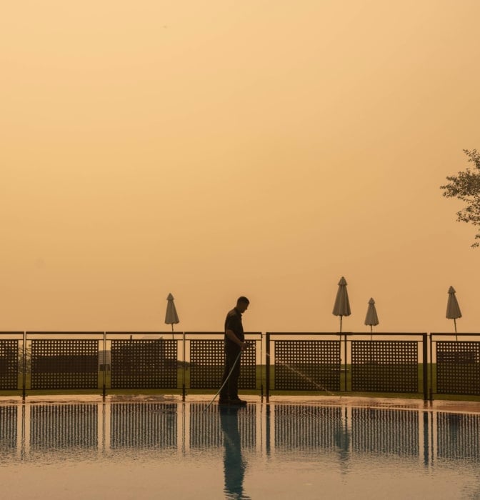 Si tienes una piscina, puedes salvar tu casa de un incendio  