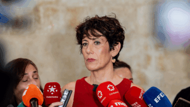 Saiz acusa a Clavijo de "deslealtad" por sus críticas al traslado de menores solicitantes de asilo