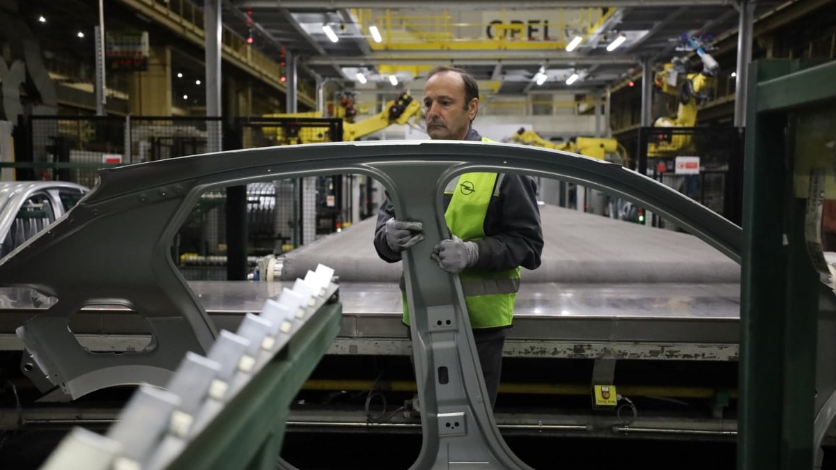 El sector del automóvil reduce un 55% sus ganancias en el exterior durante el primer semestre