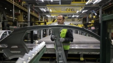 El sector del automóvil reduce un 55% sus ganancias en el exterior durante el primer semestre