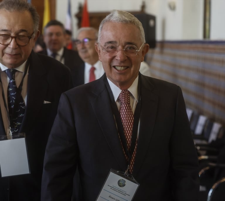 El expresidente de Colombia Álvaro Uribe, condenado a 12 años de prisión domiciliaria