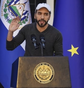 Bukele cambia la Constitución para poder ser reelegido indefinidamente en El Salvador