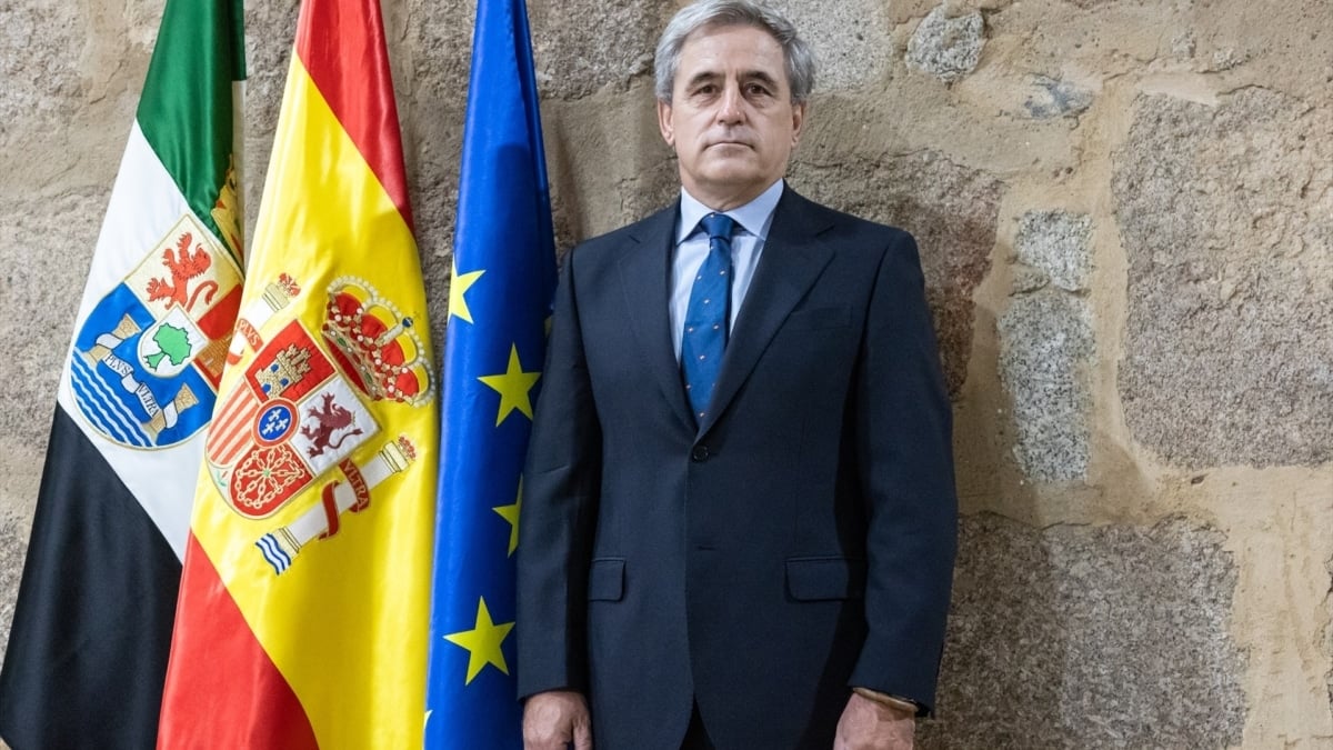 Dimite Ignacio Higuero, consejero de Vox en Extremadura, tras ser acusado de falsear su currículum