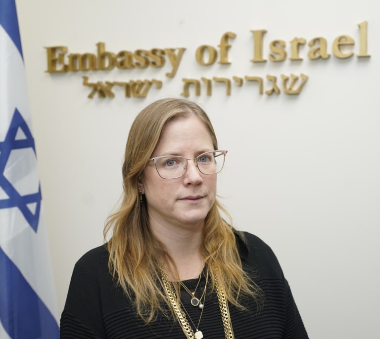 Israel seguirá sin embajador en Madrid y nombra como encargada de negocios a la ex embajadora en Irlanda