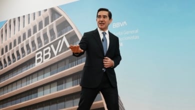 BBVA avisa de que si el Gobierno veta la fusión con Sabadell podría no alcanzar "gran parte de los ahorros de costes"