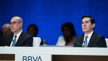 BBVA abona el terreno para retirar su opa tras el doble golpe del Gobierno y los accionistas del Sabadell