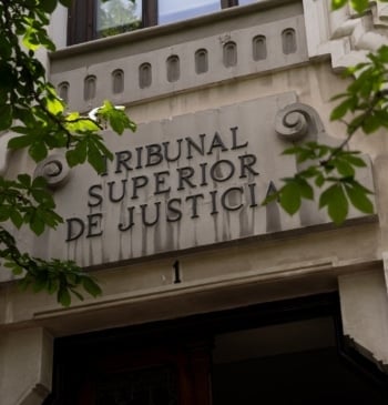 El TSJCM ratifica la condena a un hombre que trató de acuchillar [...]