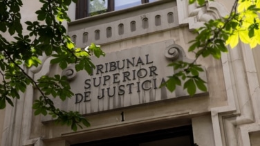 El TSJCM ratifica la condena a un hombre que trató de acuchillar a su expareja en el estanco donde trabaja