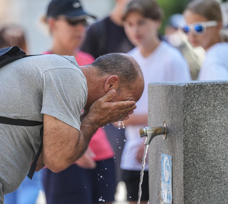 Lunes de hasta 42ºC y avisos por la ola de calor en más de 30 provincias