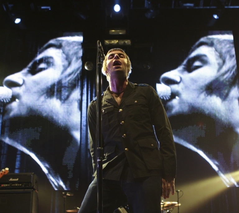 Oasis, "conmocionado y entristecido" tras la muerte de un fan durante un concierto