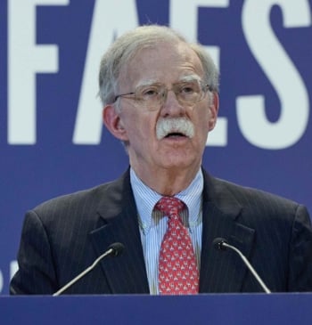 El FBI registra la casa del ex asesor John Bolton, ahora crítico [...]