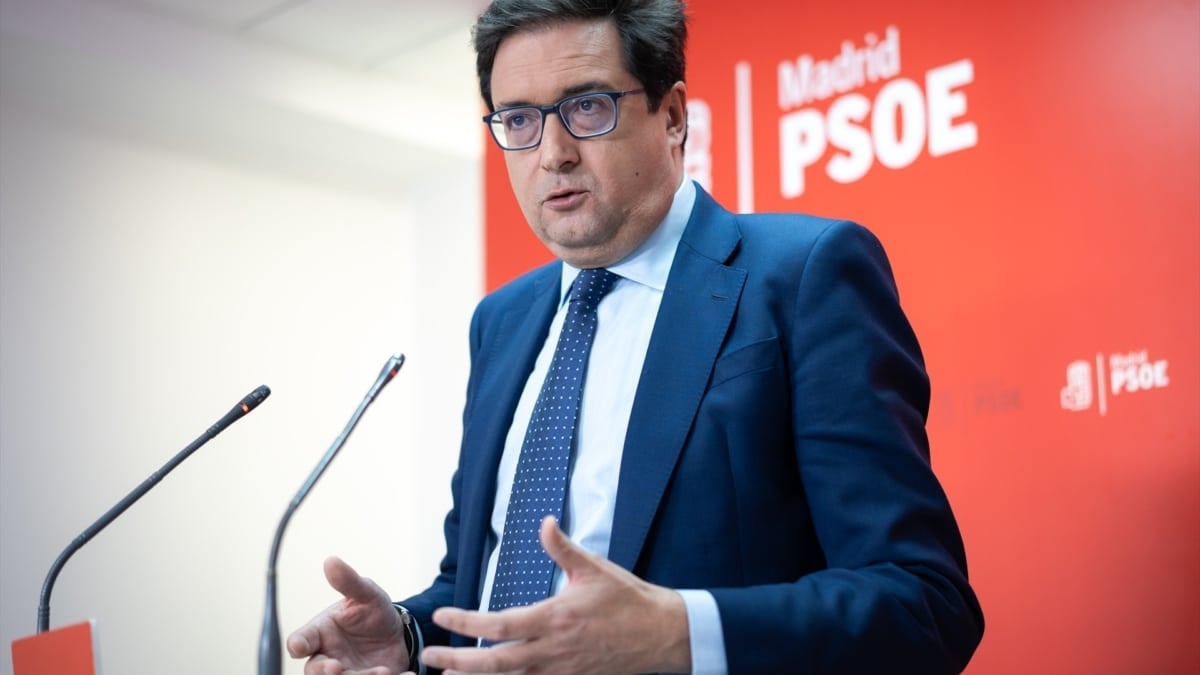 Óscar López llama racista a Ayuso: "No puede ser que sea un problema acoger a menores africanos"
