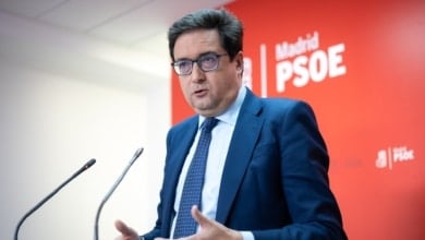 Óscar López llama racista a Ayuso: "No puede ser que sea un problema acoger a menores africanos"