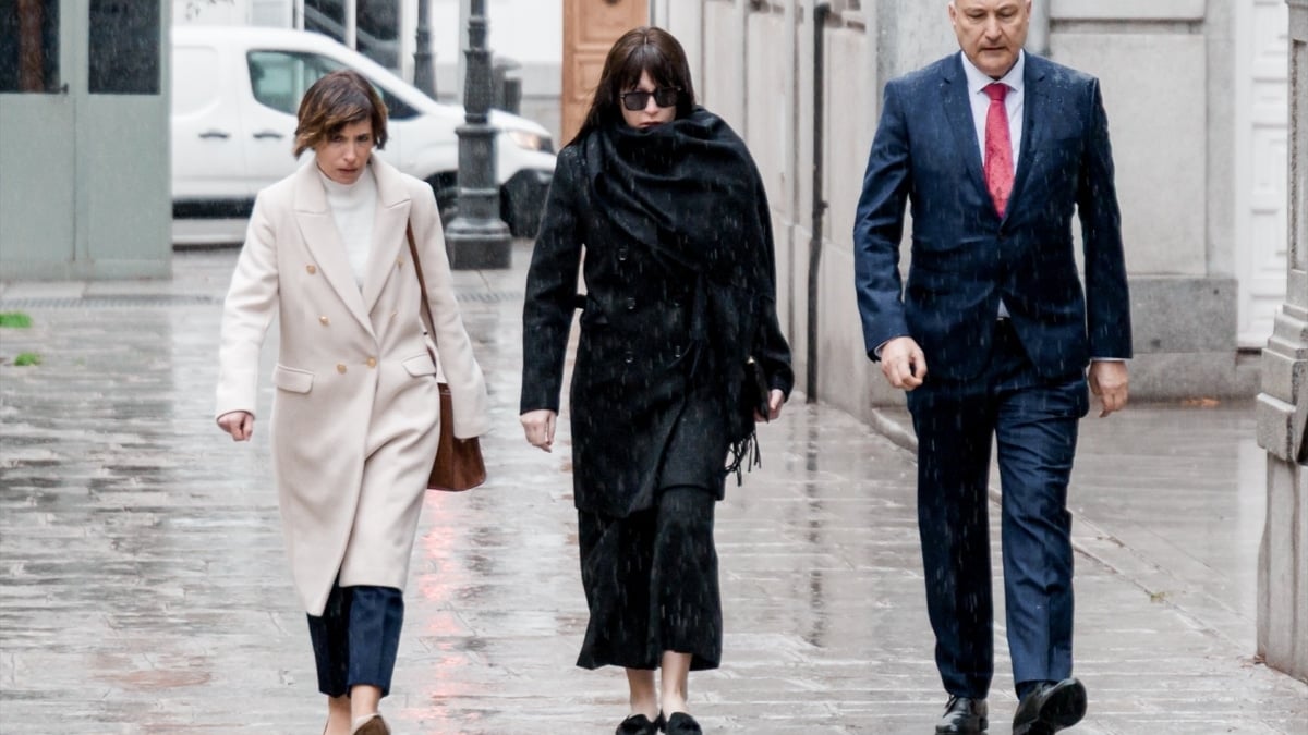 La exnovia de Ábalos cobró 44.000 euros entre Ineco y Tragsatec
