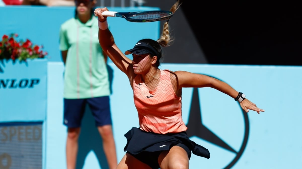 Jessica Bouzas remonta ante Ito y logra sus primeros octavos en un WTA 1000