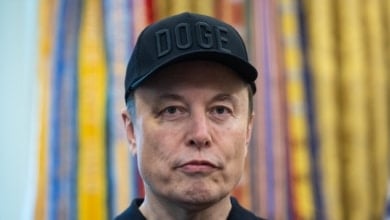 Musk y Altman se tiran los trastos a la cabeza por la IA: "Manipula X para beneficiarse a sí mismo"