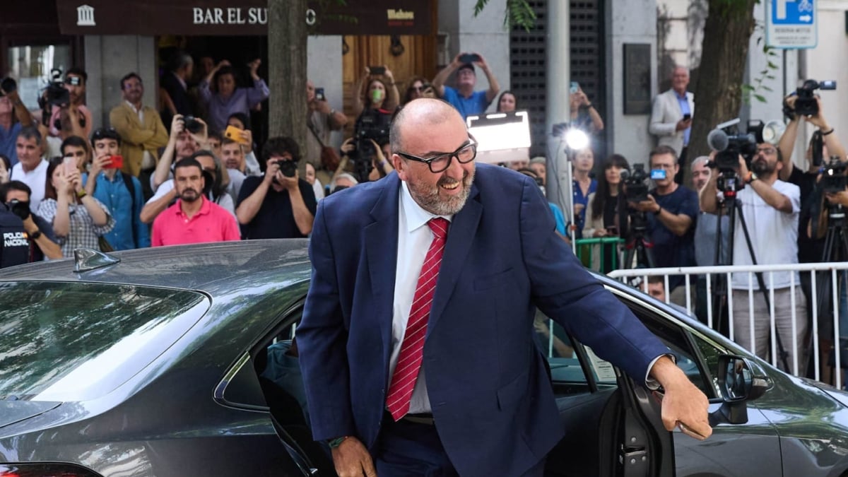 El exasesor del exministro José Luis Ábalos Koldo García a su llegada al Tribunal Supremo, a 23 de junio de 2025.