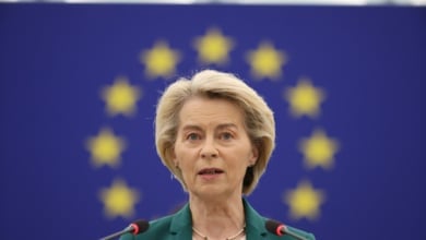 Bruselas mejora sus previsiones de crecimiento y déficit para España en 2025 y 2026