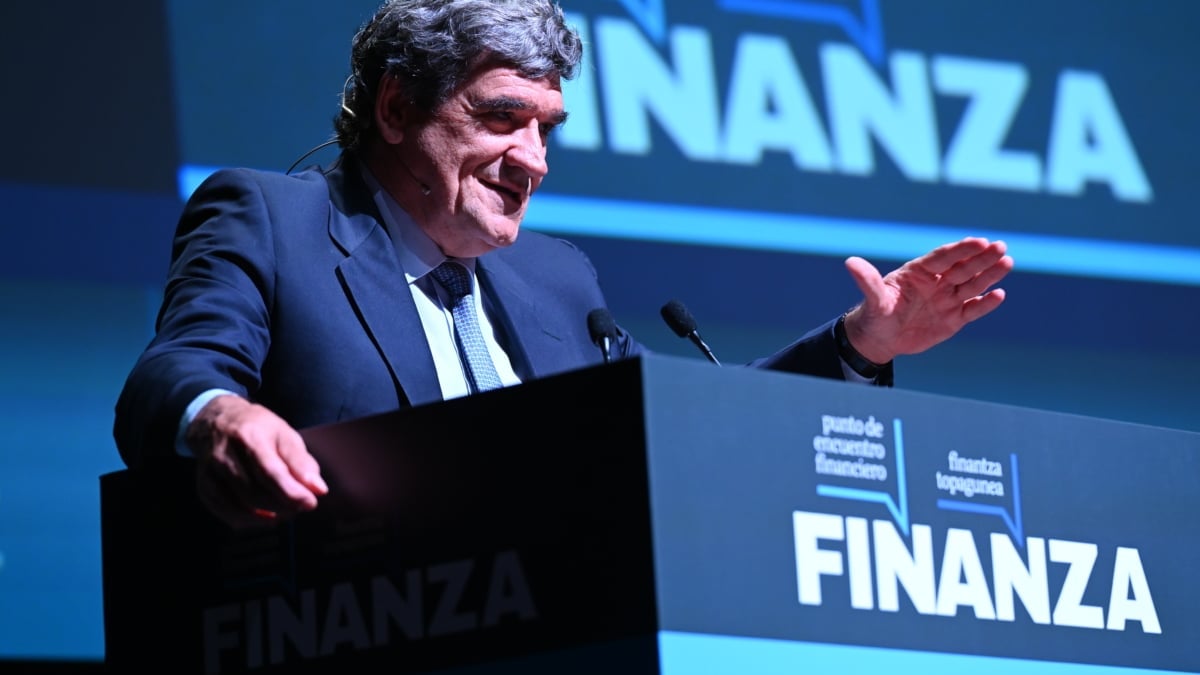 Las pensiones crecen un 4,5% más que los salarios desde la reforma de Escrivá