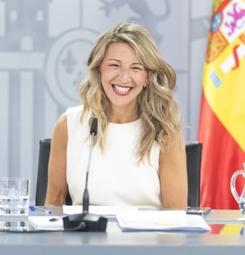 El paro baja en 1.357 personas en julio, hasta los 2,4 millones, [...]