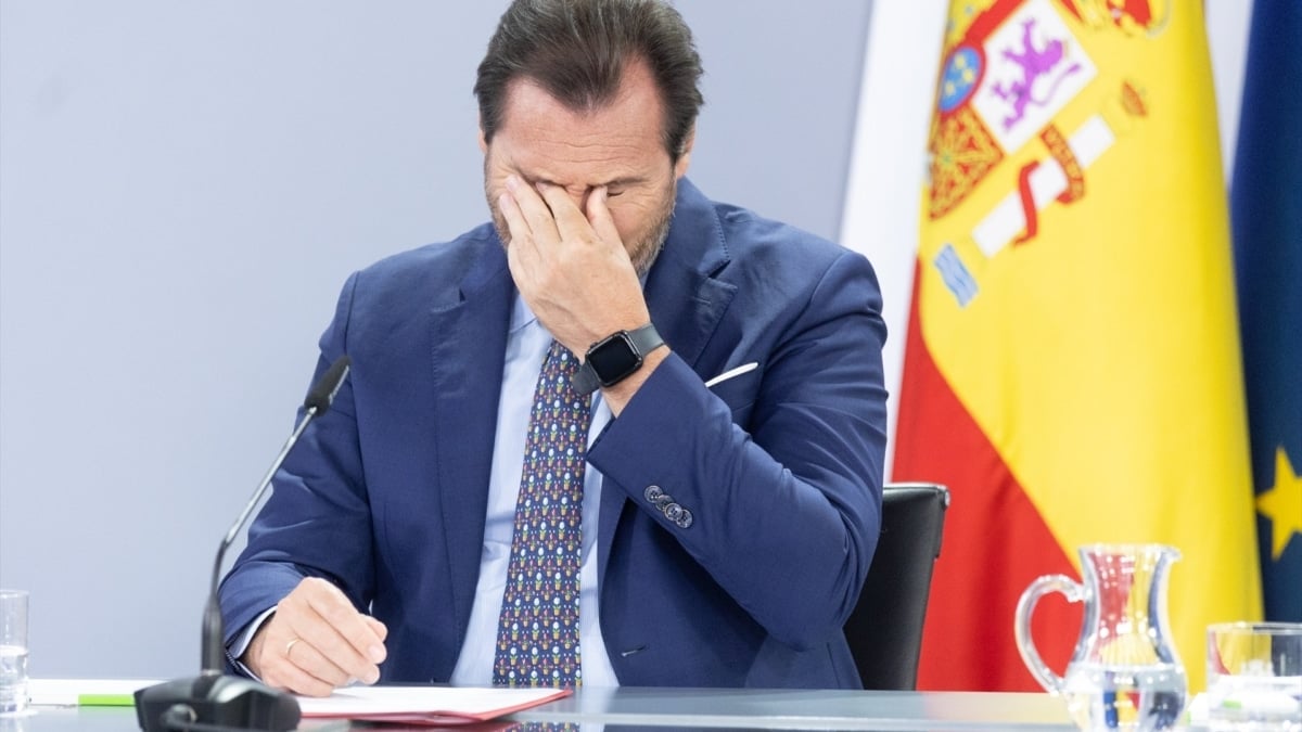 El ministro de Transportes y Movilidad Sostenible, Óscar Puente, durante una rueda de prensa.