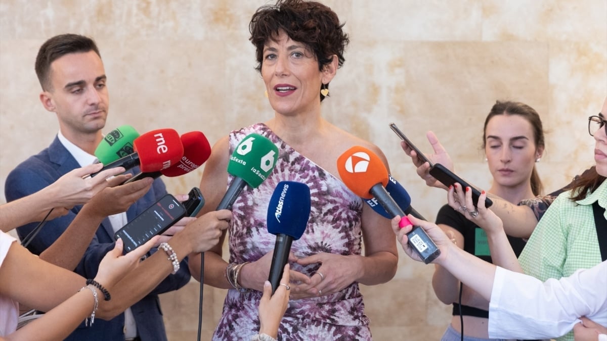 Saiz defiende que está trabajando para “mejorar” el ingreso mínimo vital aunque es una prestación muy “joven y complicada”