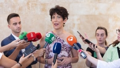 Saiz defiende que está trabajando para “mejorar” el ingreso mínimo vital aunque es una prestación muy “joven y complicada”