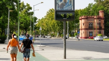 La AEMET emite un aviso especial en ocho comunidades ante la ola de calor extrema