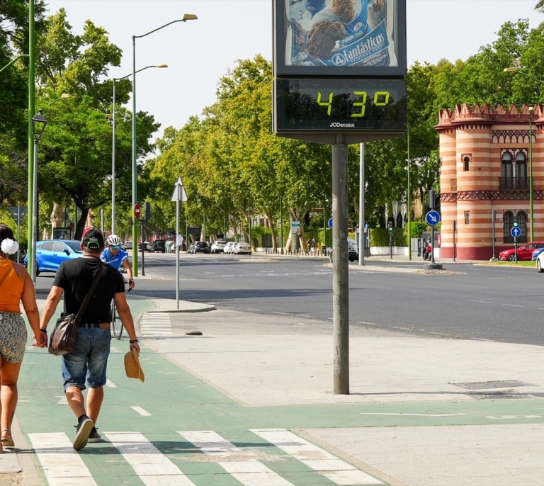 Seis Comunidades Autónomas, en aviso rojo por altas temperaturas: 45ºC en Murcia y 44ºC en Sevilla y Córdoba