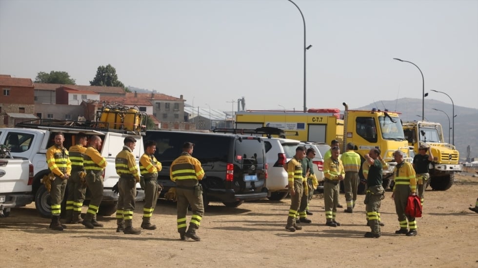 Desalojos y confinamientos nocturnos en la provincia de Ourense por los incendios