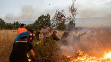 La Guardia Civil evacúa tres pueblos de Cáceres por el incendio entre el Valle del Jerte y el Ambroz