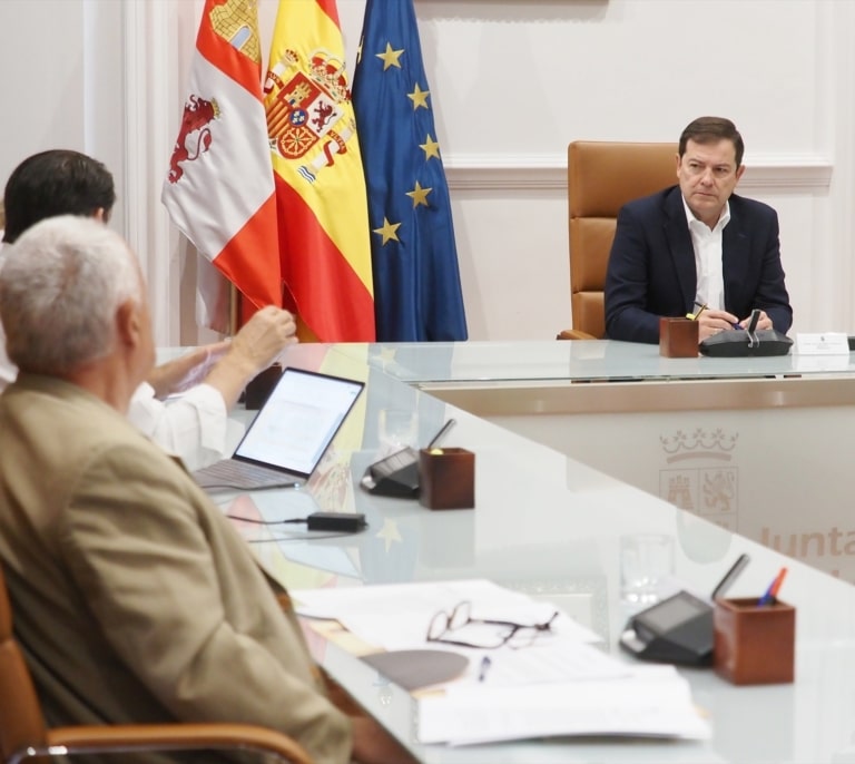 Castilla y León destina 8,5 millones en las primeras ayudas a los afectados por los incendios