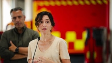 El Gobierno de Ayuso llevará al Supremo el decreto de reparto de migrantes