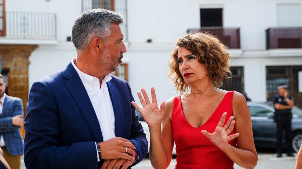 Montero dice que el Gobierno ha puesto todos los medios a disposición de las comunidades