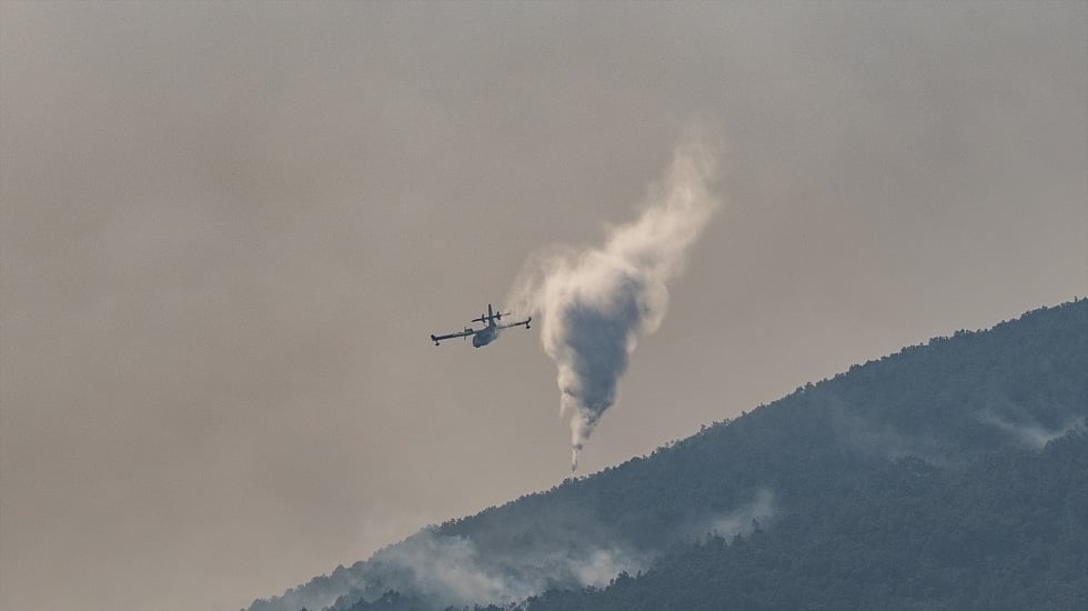 El incendio de Jarilla afecta ya a casi 16.800 hectáreas y este jueves trabajarán 481 efectivos