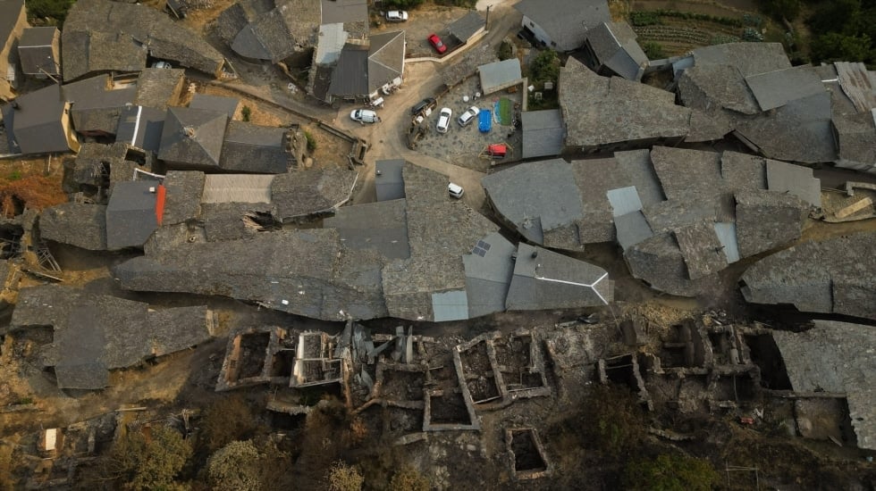 La Guardia Civil inspecciona el incendio de Jarilla (Cáceres) con drones para detectar nuevos focos